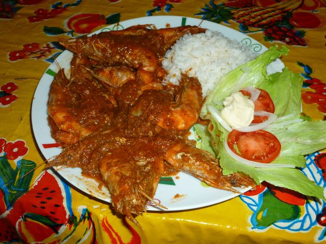 CAMARONES ENCHIPOCLADOS